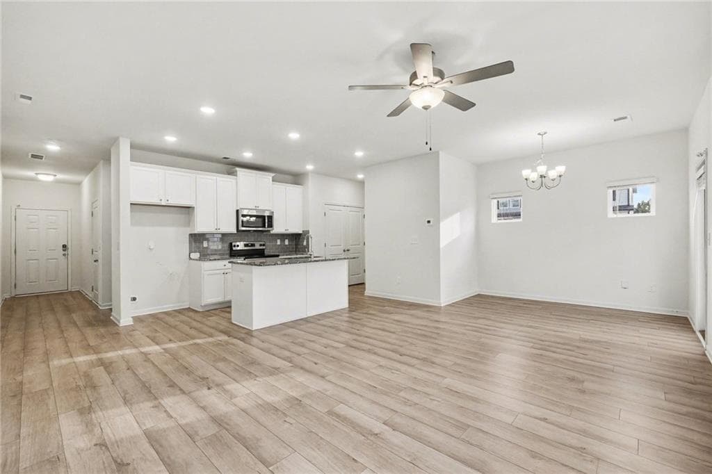 3 bedroom, 3 bathroom, 1,768 sq ft townhouse under contract at 4574 Bishops Lane, Oakwood, GA 30566 — photo 6