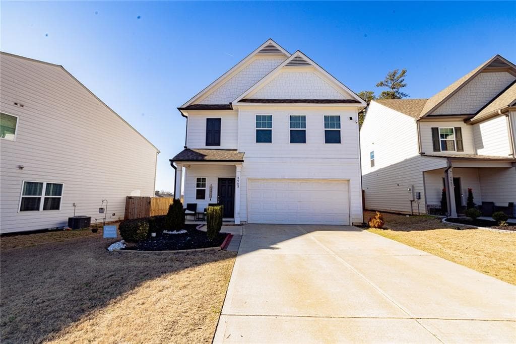 4 bedroom, 3 bathroom, 2,088 sq ft single family residence for sale at 4963 Hillstone Drive, Gainesville, GA 30504 — photo 2