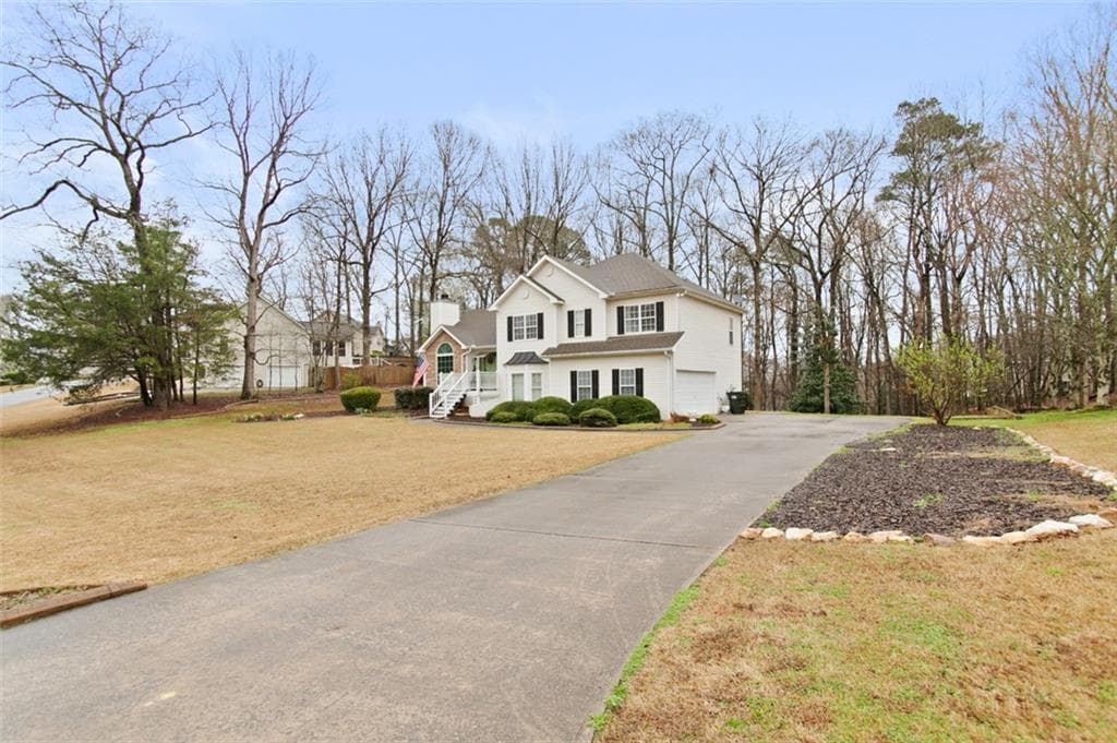 3 bedroom, 3 bathroom, 2,259 sq ft single family residence under contract at 308 Saddle Wood Drive, Canton, GA 30114 — photo 2