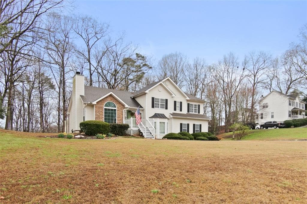 3 bedroom, 3 bathroom, 2,259 sq ft single family residence under contract at 308 Saddle Wood Drive, Canton, GA 30114 — photo 4