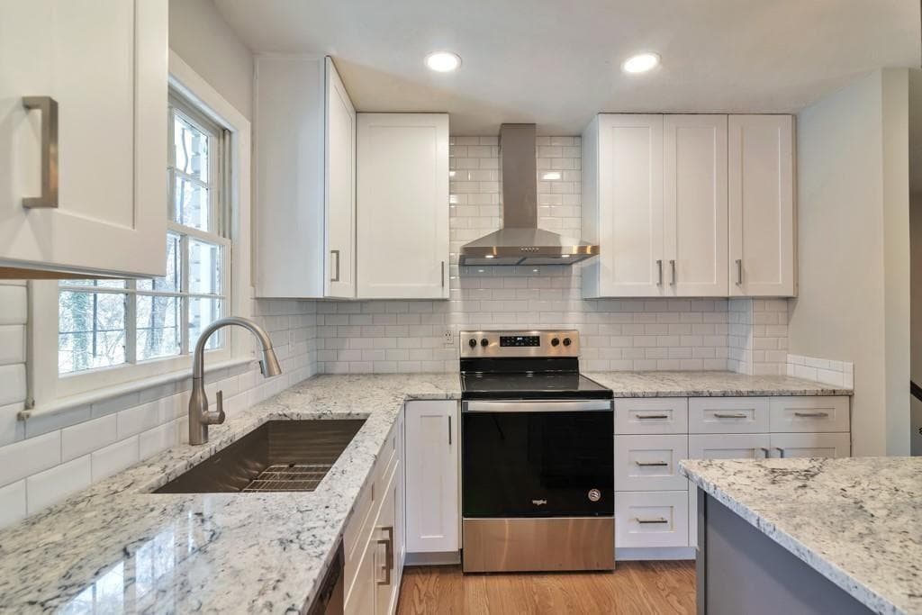 3 bedroom, 2 bathroom, 1,758 sq ft single family residence for sale at 1400 Cornwall Road, Decatur, GA 30032 — photo 2