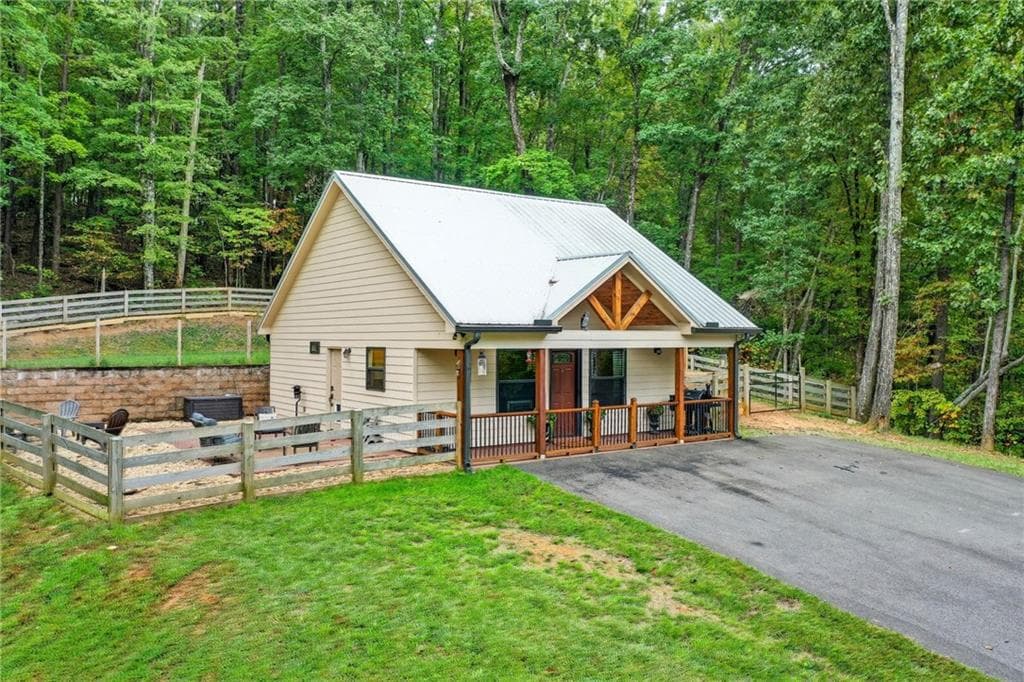 2 bedroom, 1 bathroom, 780 sq ft single family residence for sale at 415 Woods Road, Talking Rock, GA 30175 — photo 3