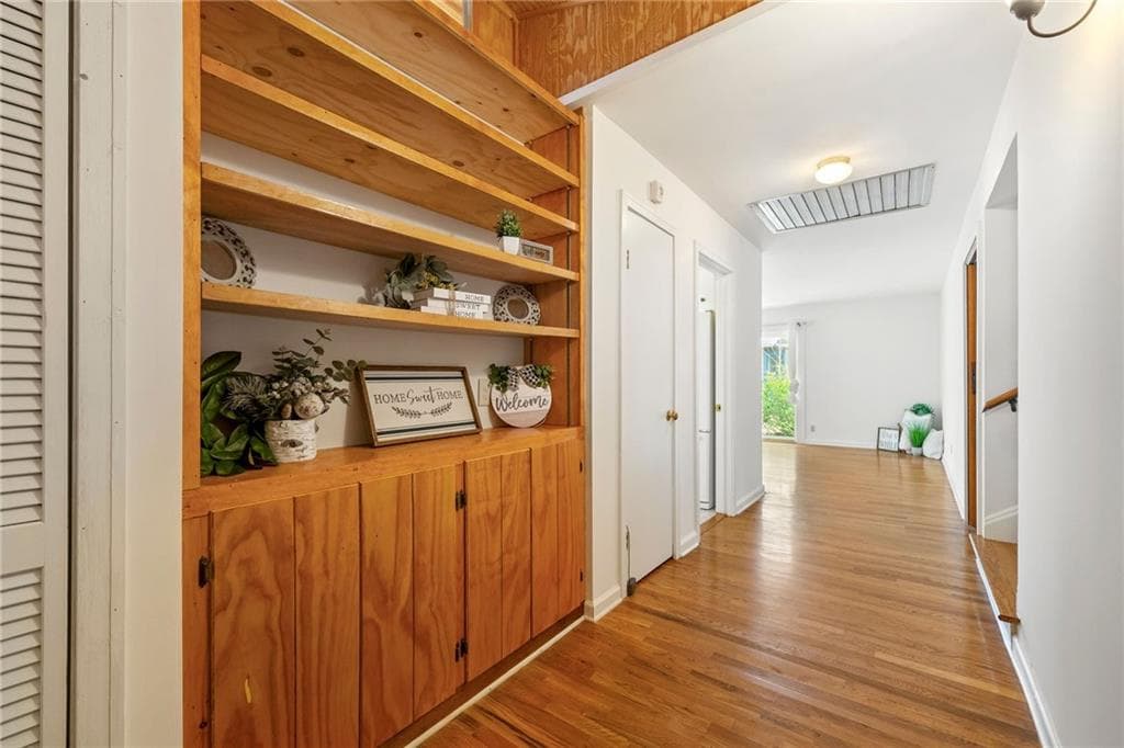 4 bedroom, 3 bathroom, 2,592 sq ft single family residence for sale at 282 Evelyn Street, Marietta, GA 30064 — photo 6
