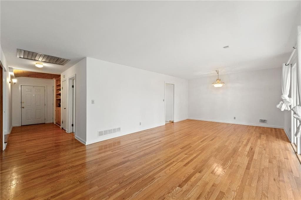 4 bedroom, 3 bathroom, 2,592 sq ft single family residence for sale at 282 Evelyn Street, Marietta, GA 30064 — photo 7