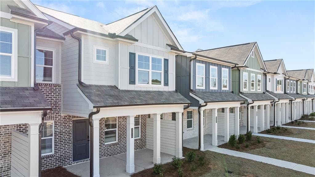 3 bedroom, 3 bathroom, 2,002 sq ft townhouse for sale at 3263 Lake Carlton Road 23, Loganville, GA 30052 — photo 3