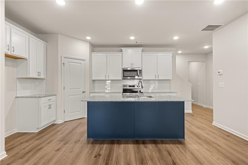 3 bedroom, 3 bathroom, 2,002 sq ft townhouse for sale at 3263 Lake Carlton Road 23, Loganville, GA 30052 — photo 7