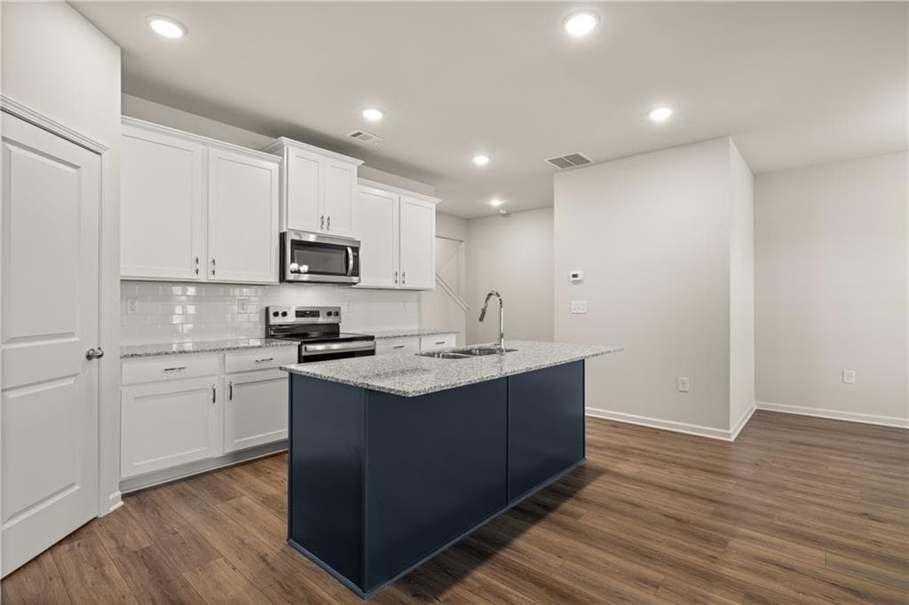 3 bedroom, 3 bathroom, 2,002 sq ft townhouse for sale at 3263 Lake Carlton Road 23, Loganville, GA 30052 — photo 8