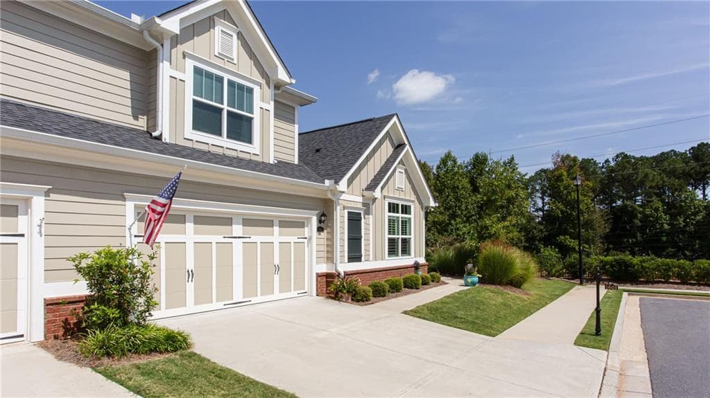 3 bedroom, 3 bathroom, 2,821 sq ft condominium for sale at 1601 Lexington Green Pines, Cumming, GA 30040 — photo 1 of 47