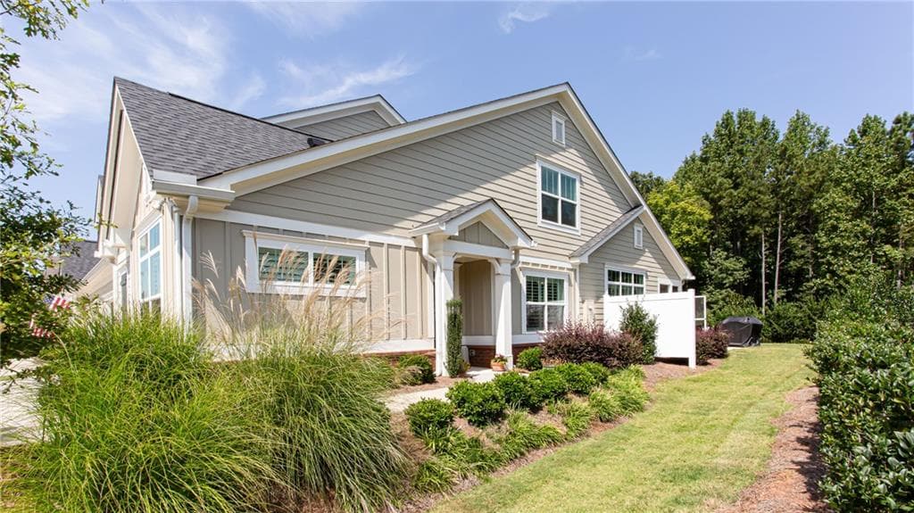 3 bedroom, 3 bathroom, 2,821 sq ft condominium for sale at 1601 Lexington Green Pines, Cumming, GA 30040 — photo 3