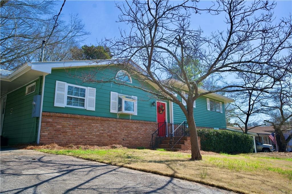 4 bedroom, 3 bathroom, 2,592 sq ft single family residence for sale at 282 Evelyn Street, Marietta, GA 30064 — photo 3