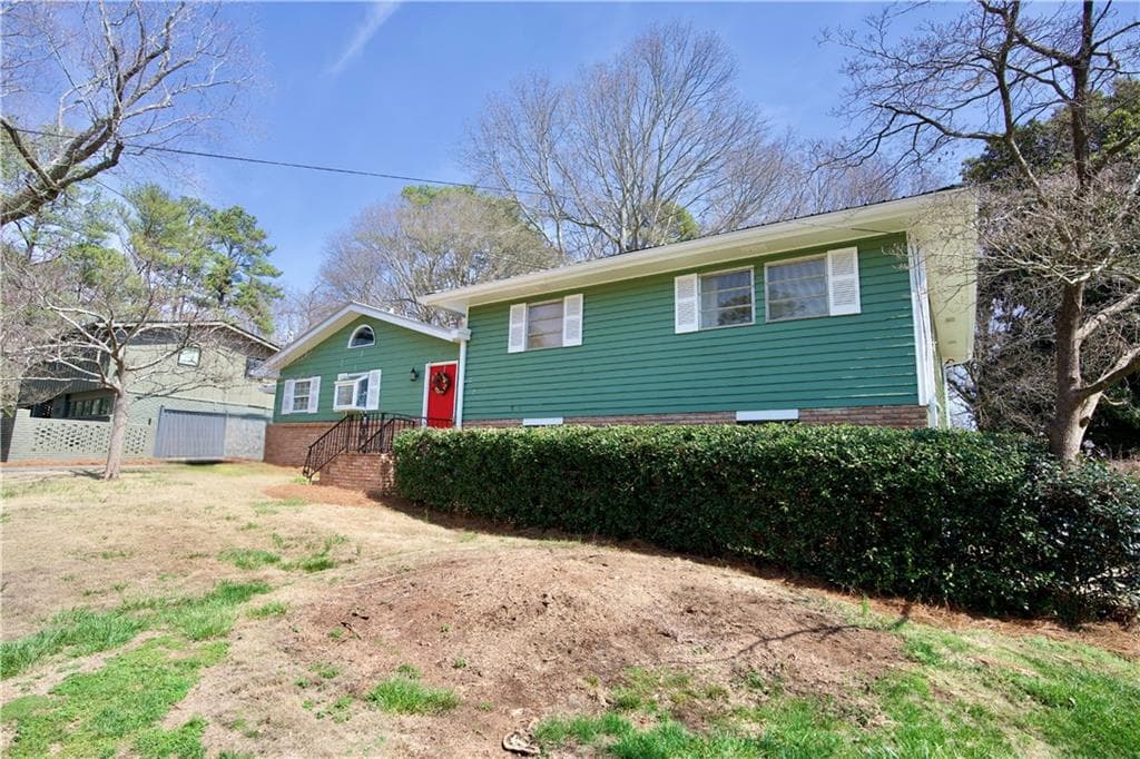 4 bedroom, 3 bathroom, 2,592 sq ft single family residence for sale at 282 Evelyn Street, Marietta, GA 30064 — photo 4