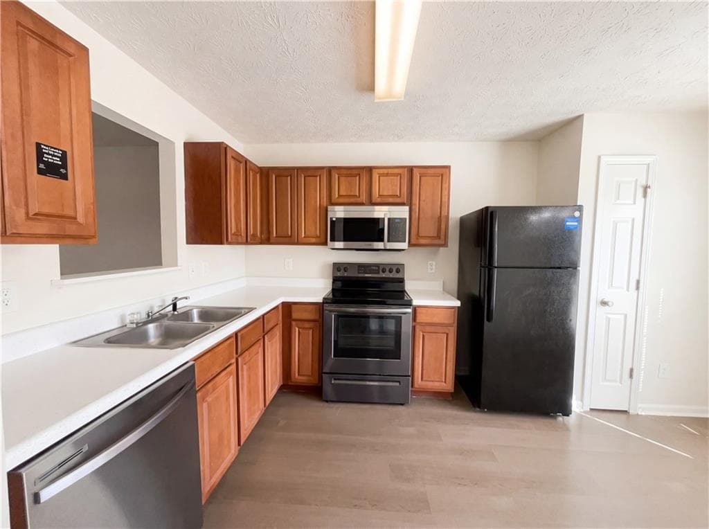 3 bedroom, 3 bathroom, 1,444 sq ft townhouse under contract at 4041 Browne Court, Conley, GA 30288 — photo 2