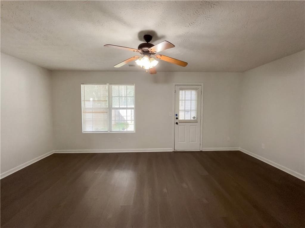 3 bedroom, 3 bathroom, 1,444 sq ft townhouse under contract at 4041 Browne Court, Conley, GA 30288 — photo 3