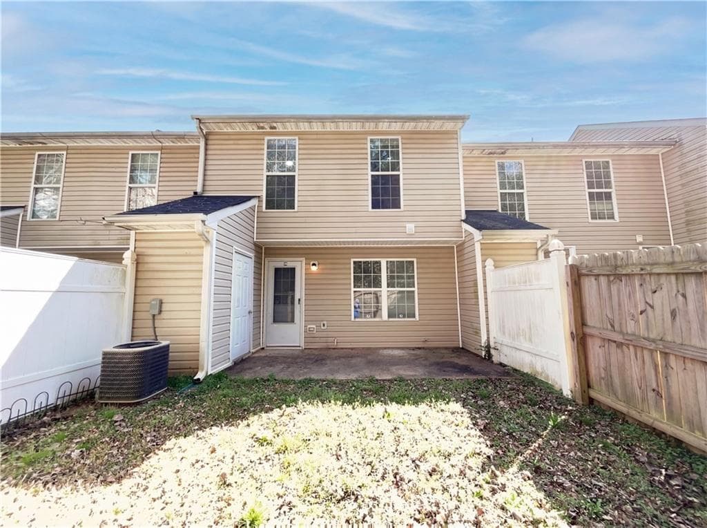 3 bedroom, 3 bathroom, 1,444 sq ft townhouse under contract at 4041 Browne Court, Conley, GA 30288 — photo 5
