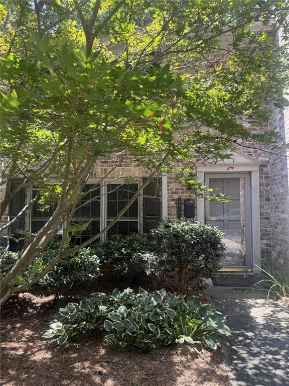 2 bedroom, 3 bathroom, 1,593 sq ft townhouse for sale at 2436 NORTHLAKE Court, Atlanta, GA 30345