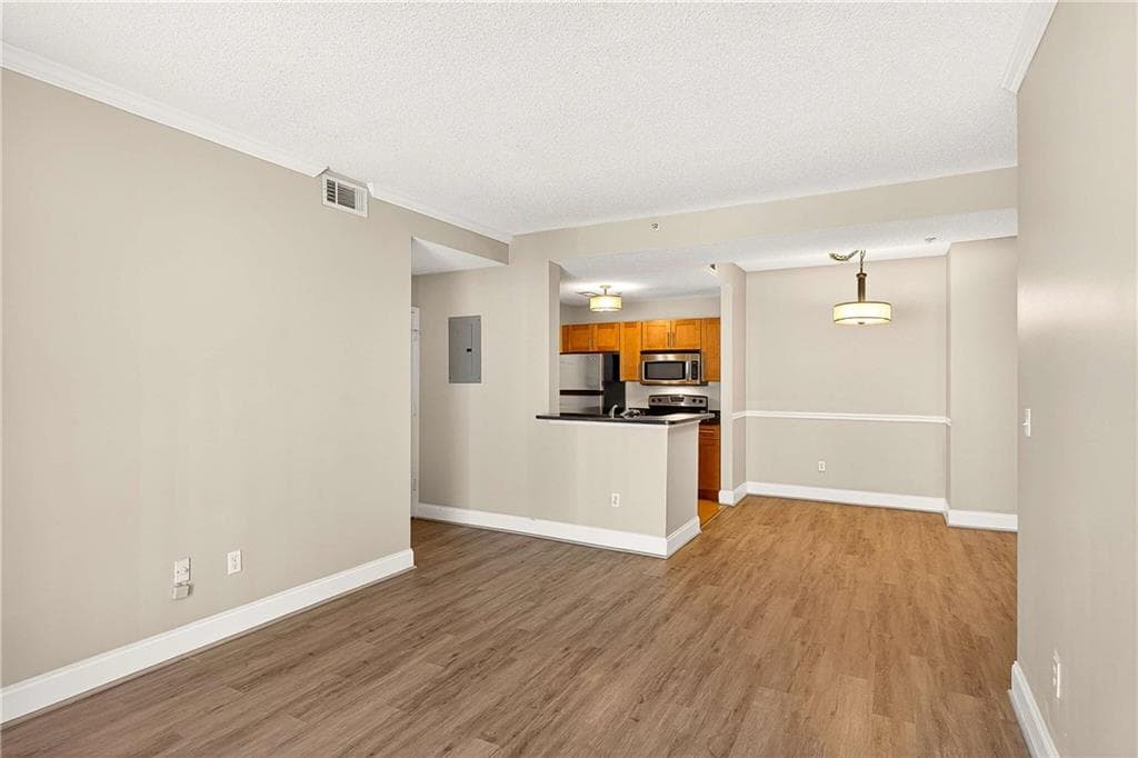 1074 Peachtree Walk B212, Atlanta, GA 30309 — most recent listing photo