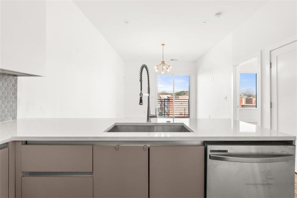1 bedroom, 1 bathroom condominium for rent at 1155 Custer Avenue 303, Atlanta, GA 30316 for $1,650 a month — photo 4
