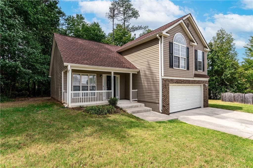 3 bedroom, 3 bathroom, 2,843 sq ft single family residence for sale at 5849 Amerson Lane, Ellenwood, GA 30294 — photo 3