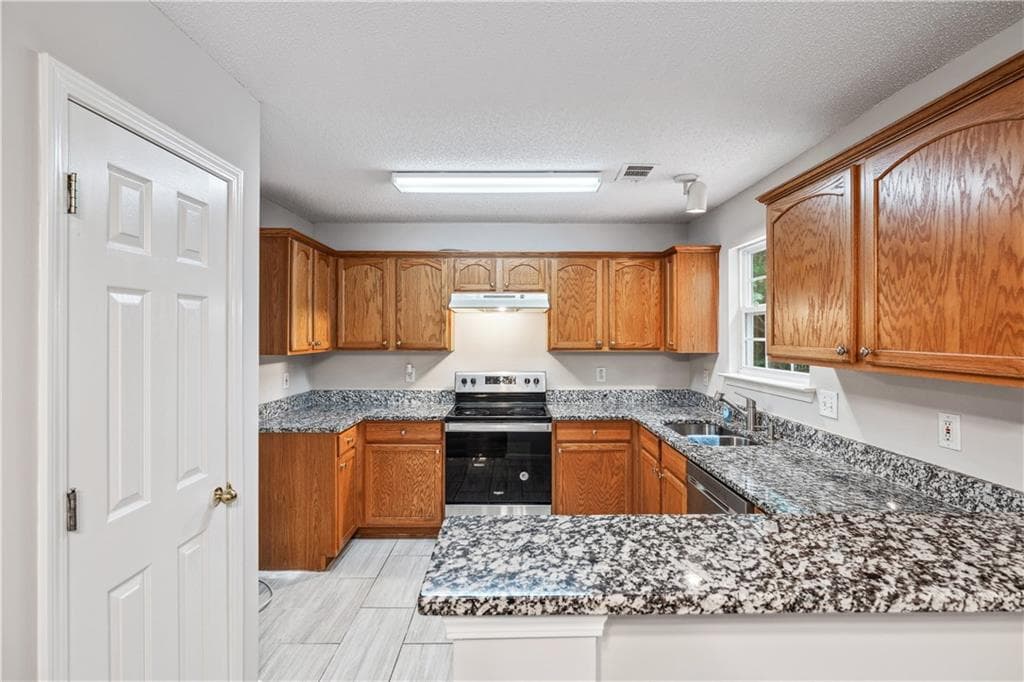 3 bedroom, 3 bathroom, 2,843 sq ft single family residence for sale at 5849 Amerson Lane, Ellenwood, GA 30294 — photo 10