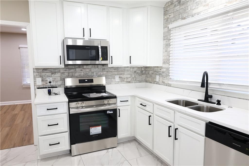 3 bedroom, 2 bathroom single family residence for rent at 1876 Sandtown Road, Atlanta, GA 30311 for $2,500 a month — photo 2