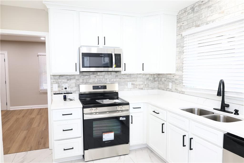 3 bedroom, 2 bathroom single family residence for rent at 1876 Sandtown Road, Atlanta, GA 30311 for $2,500 a month — photo 5
