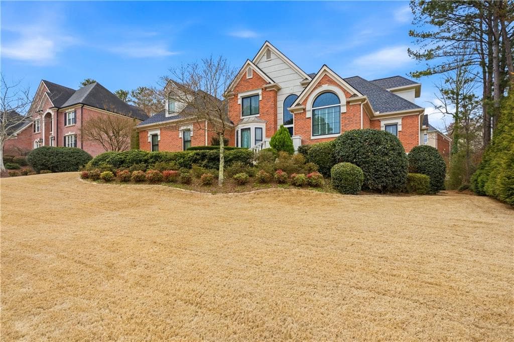 4 bedroom, 5 bathroom, 5,295 sq ft single family residence under contract at 715 Weybridge Place, Alpharetta, GA 30022 — photo 2
