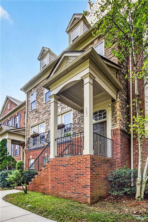 4 bedroom, 4 bathroom, 2,070 sq ft townhouse sold at 383 Ardmore Court, Atlanta, GA 30309