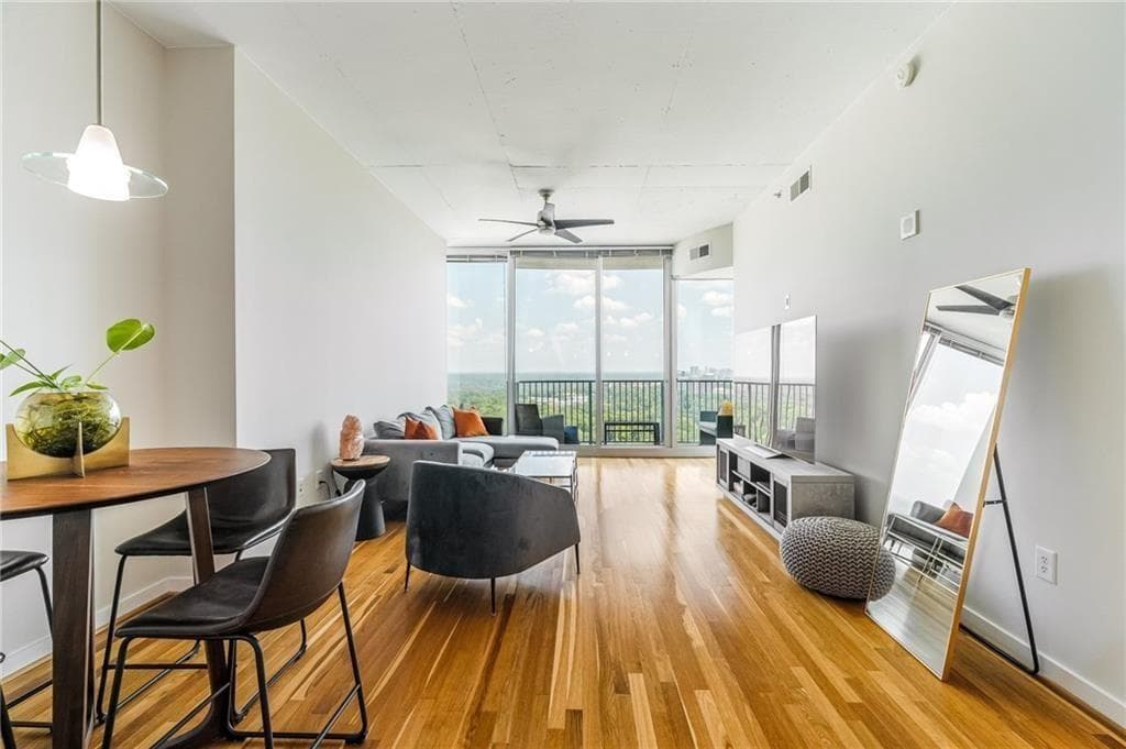1 bedroom, 1 bathroom, 886 sq ft condominium for sale at 361 17th Street 2418, Atlanta, GA 30363 — photo 1 of 27