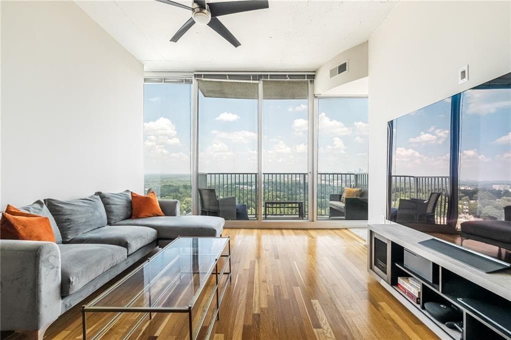 1 bedroom, 1 bathroom, 886 sq ft condominium for sale at 361 17th Street 2418, Atlanta, GA 30363 — photo 7