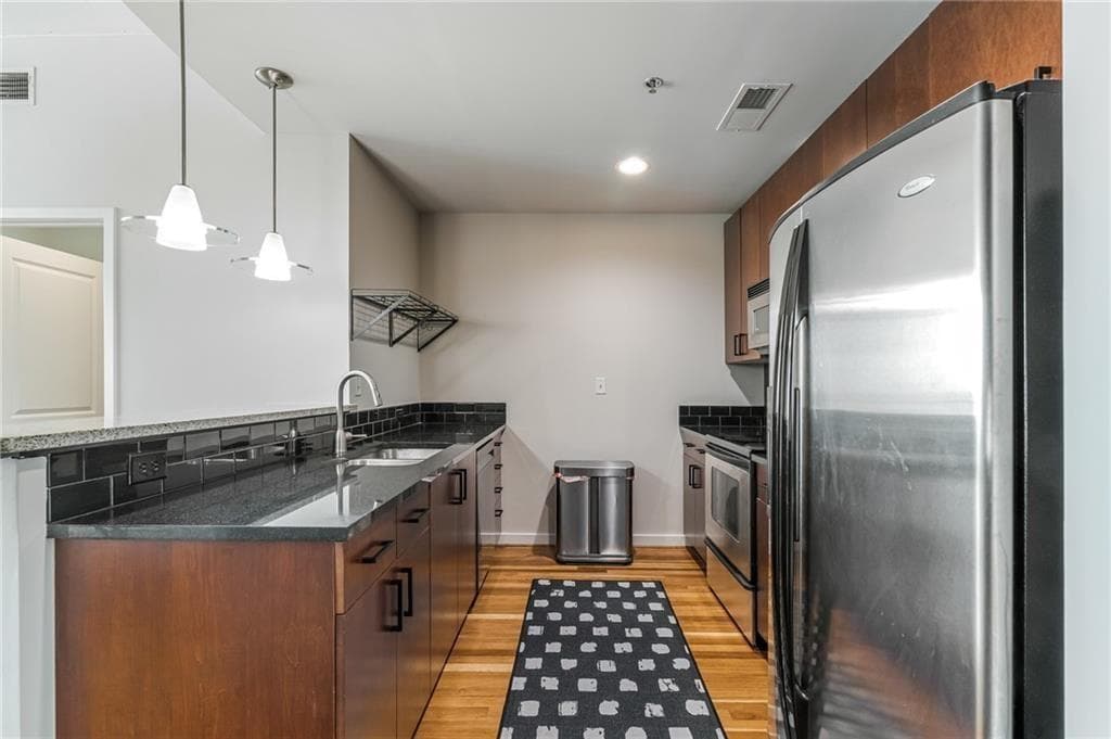 1 bedroom, 1 bathroom, 886 sq ft condominium for sale at 361 17th Street 2418, Atlanta, GA 30363 — photo 9