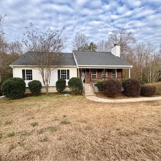 3 bedroom, 2 bathroom, 1,756 sq ft single family residence under contract at 139 Marie Court, Athens, GA 30607