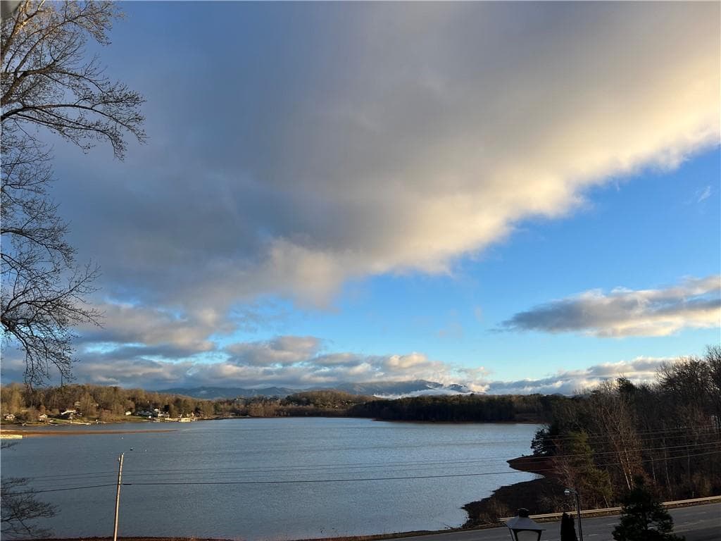 4 bedroom, 3 bathroom, 3,272 sq ft single family residence for sale at 3243 Dogwood Lane, Hiawassee, GA 30546 — photo 5