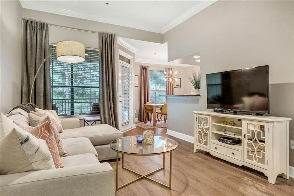 1 bedroom, 1 bathroom, 919 sq ft condominium sold at 3777 Peachtree Road 1233, Brookhaven, GA 30319