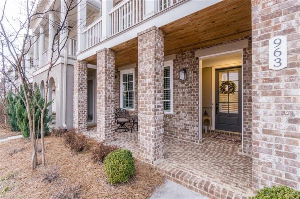 3 bedroom, 4 bathroom, 2,564 sq ft townhouse for sale at 963 South on main Drive, Woodstock, GA 30188 — photo 2