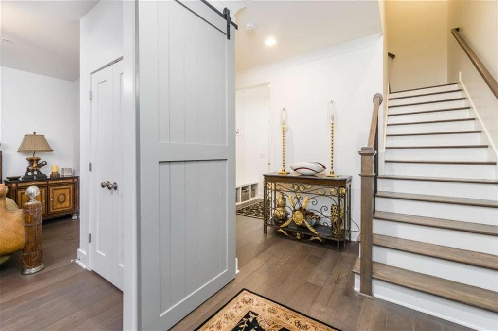 3 bedroom, 4 bathroom, 2,564 sq ft townhouse for sale at 963 South on main Drive, Woodstock, GA 30188 — photo 3
