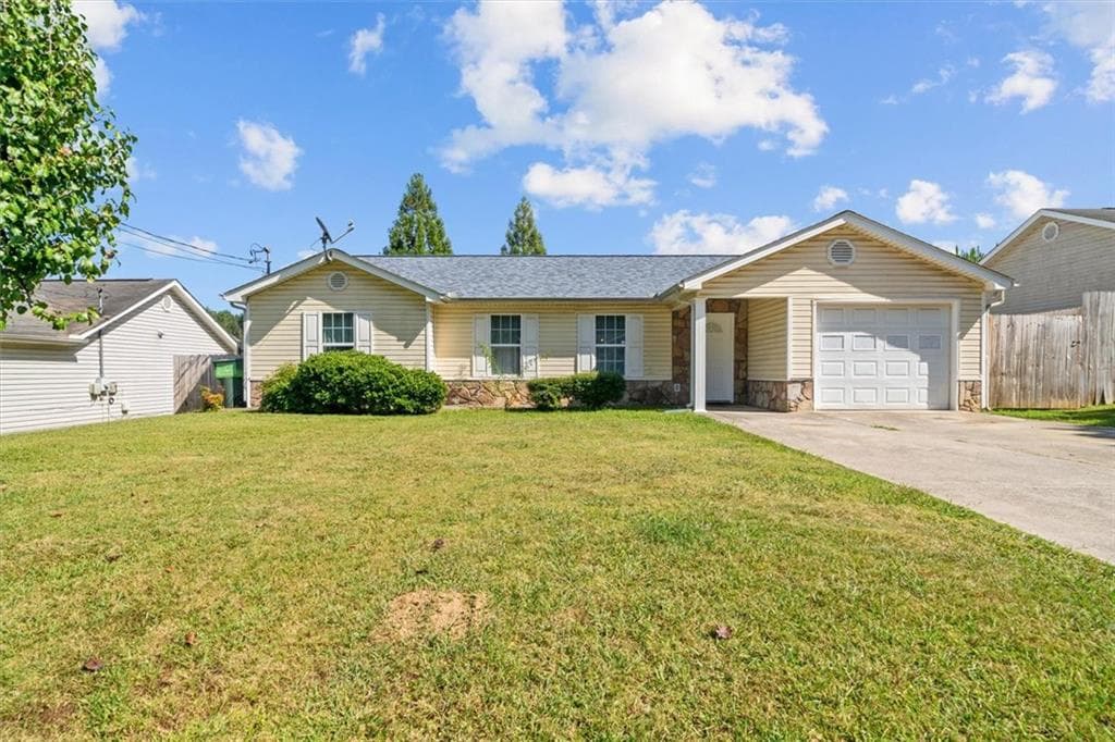 3 bedroom, 2 bathroom single family residence for sale at 171 Bear Den Court, Dalton, GA 30721 — photo 2