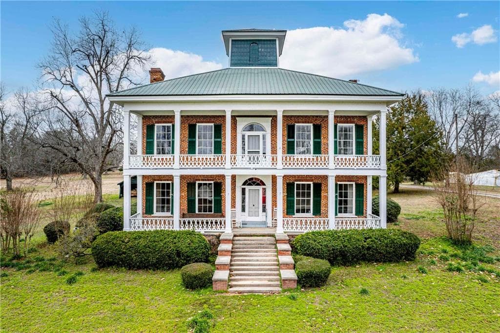 5 bedroom, 1 bathroom, 4,300 sq ft single family residence sold at 12871 Linton Road, Sparta, GA 31087