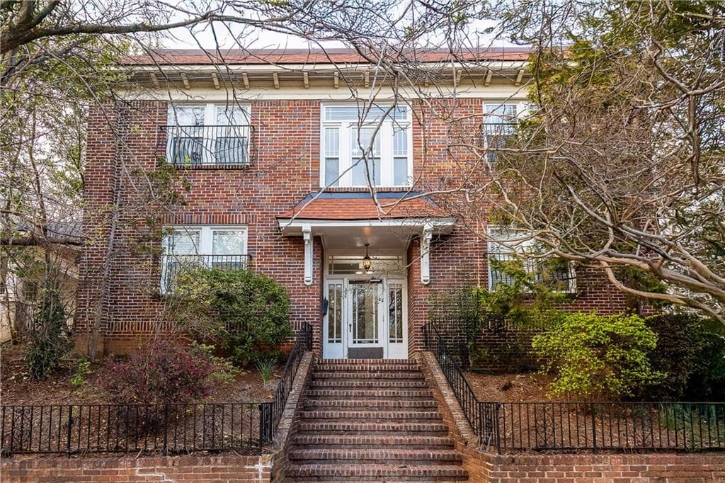2 bedroom, 1 bathroom, 750 sq ft condominium sold at 968 Saint Charles Avenue 216, Atlanta, GA 30306