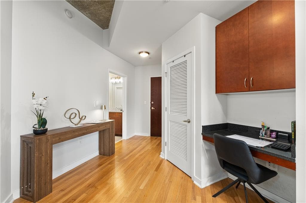 1 bedroom, 1 bathroom, 743 sq ft condominium for sale at 400 W Peachtree Street 3214, Atlanta, GA 30308 — photo 5