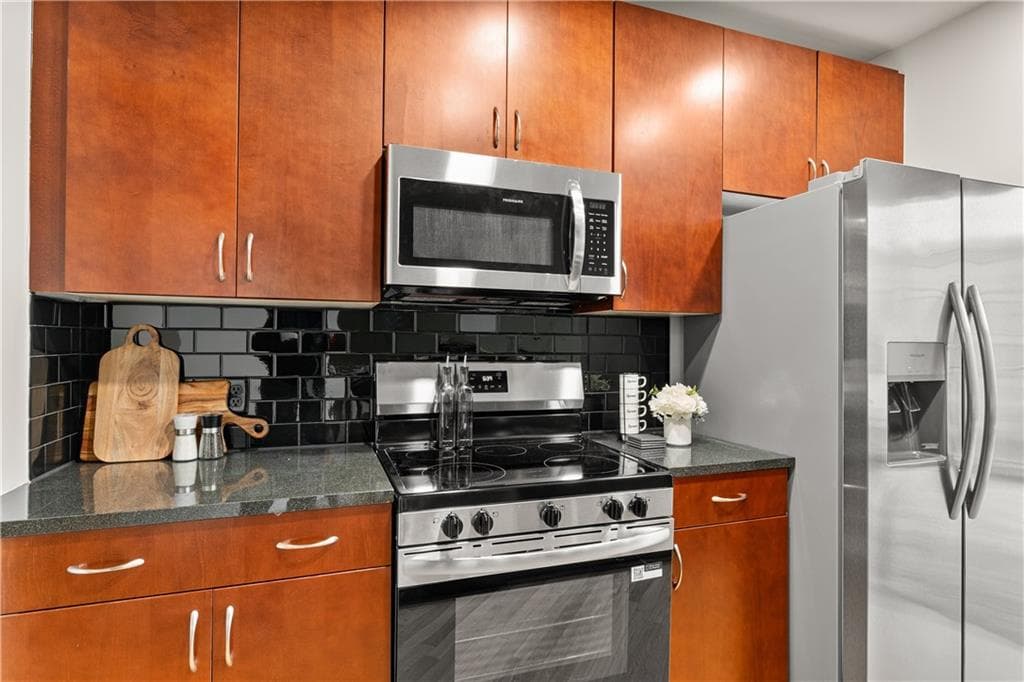 1 bedroom, 1 bathroom, 743 sq ft condominium for sale at 400 W Peachtree Street 3214, Atlanta, GA 30308 — photo 8
