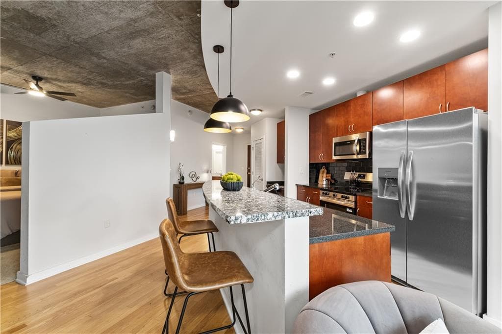 1 bedroom, 1 bathroom, 743 sq ft condominium for sale at 400 W Peachtree Street 3214, Atlanta, GA 30308 — photo 10