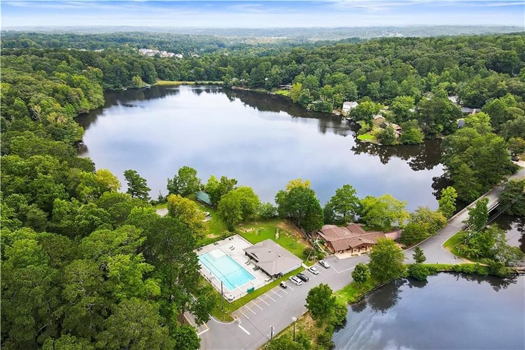 single family residence for sale at 110 Cherry Street, Roswell, GA 30075 — photo 3