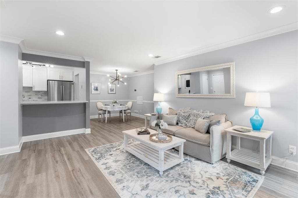 2 bedroom, 1 bathroom, 950 sq ft condominium sold at 6820 Glenridge Drive C, Atlanta, GA 30328