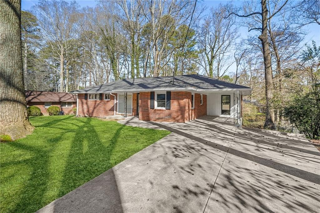 3 bedroom, 2 bathroom, 1,243 sq ft single family residence under contract at 4238 Webb Road, Tucker, GA 30084 — photo 3