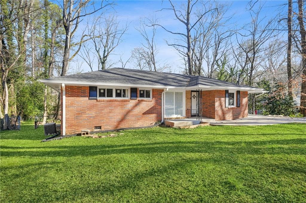 3 bedroom, 2 bathroom, 1,243 sq ft single family residence under contract at 4238 Webb Road, Tucker, GA 30084 — photo 4