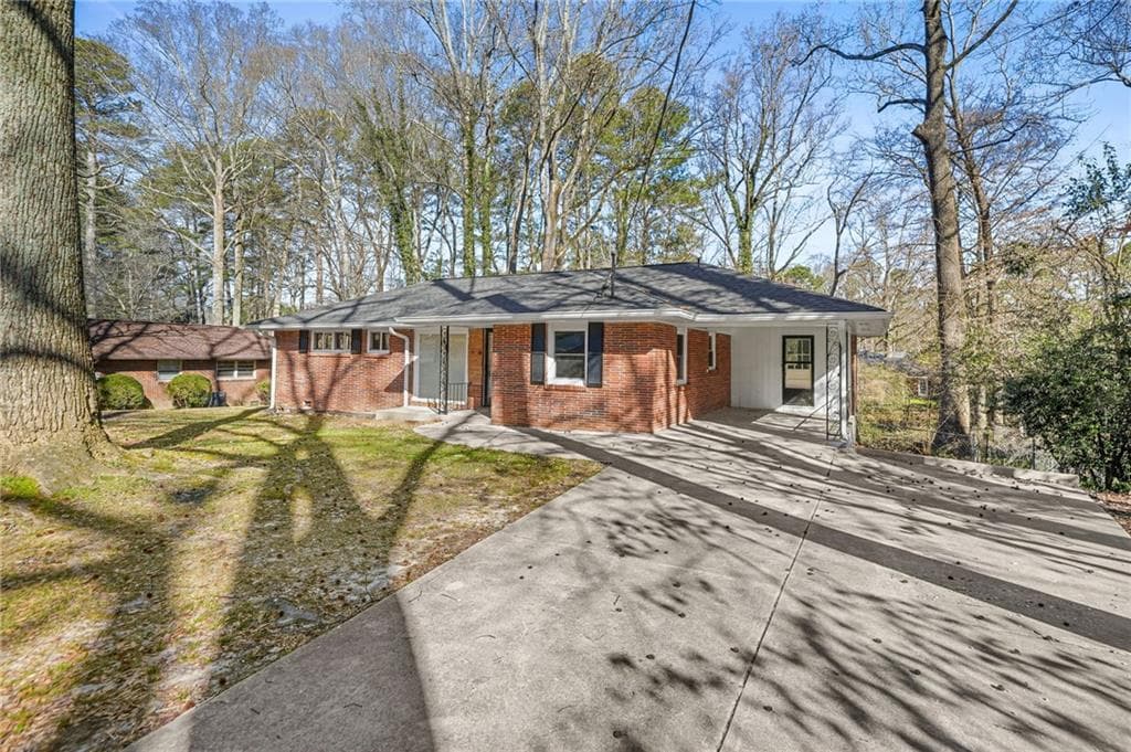 3 bedroom, 2 bathroom, 1,243 sq ft single family residence under contract at 4238 Webb Road, Tucker, GA 30084 — photo 6