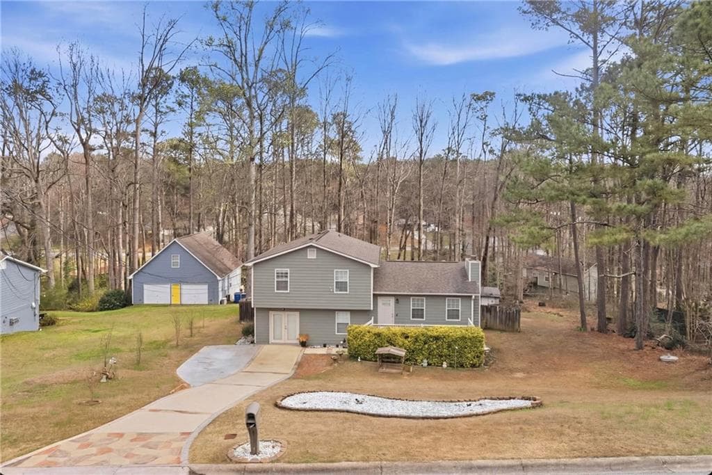 3 bedroom, 3 bathroom, 1,728 sq ft single family residence for sale at 3123 Booths Court, Dacula, GA 30019