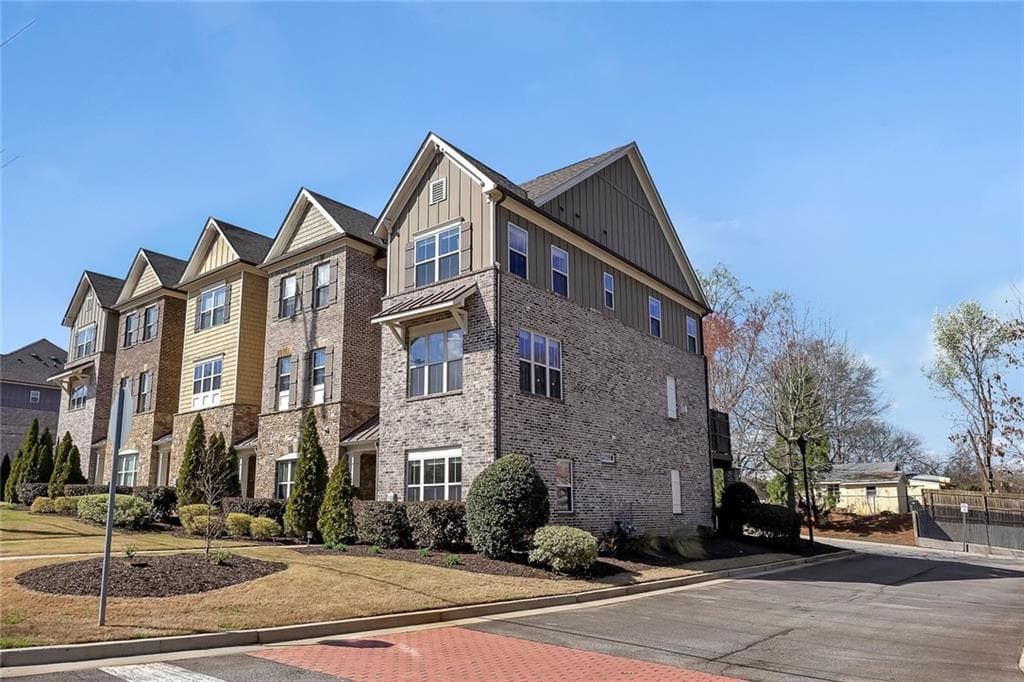 1389 Hawthorne Avenue, Smyrna, GA 30080 — most recent listing photo