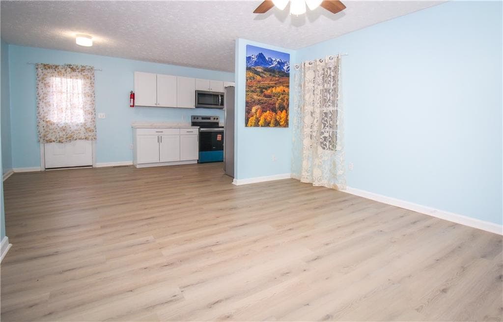 3 bedroom, 2 bathroom, 1,351 sq ft single family residence for sale at 5674 Maiden Lane, Lula, GA 30554 — photo 4