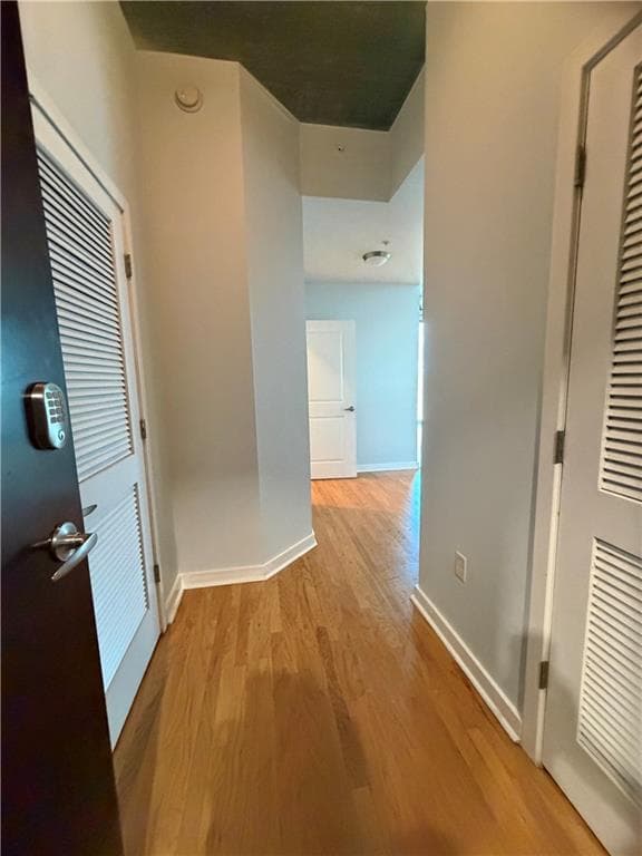 2 bedroom, 2 bathroom, 1,127 sq ft condominium for sale at 400 W Peachtree Street 2413, Atlanta, GA 30308 — photo 5